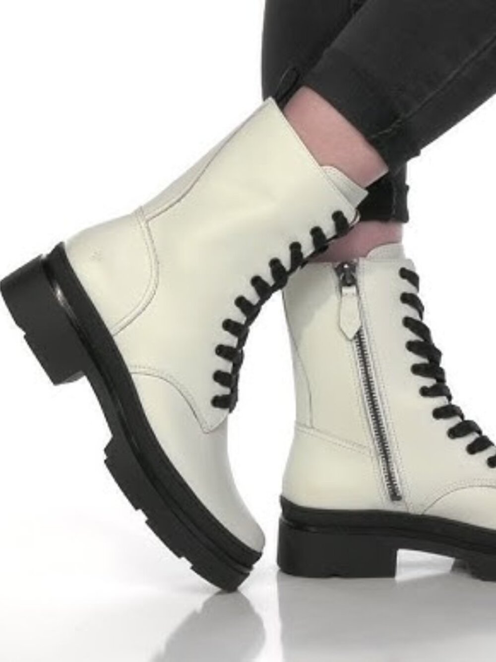 $499 Frye Chloe White Real Leather Black Retro Comfy Elastic Pull On Ankle Boot